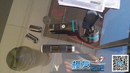 飞宇手持三轴云台开箱及测试 电池,云台,三轴 作者:俞辰 5650 