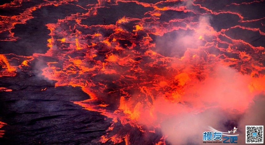 火山学家近距离操纵无人机 拍摄火山口 无人机,火山口,拍摄 作者:中翼网 9655 