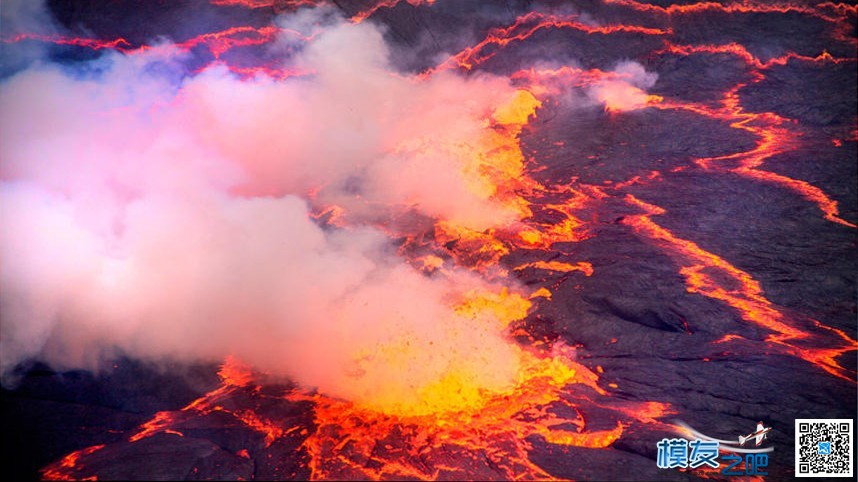 火山学家近距离操纵无人机 拍摄火山口 无人机,火山口,拍摄 作者:中翼网 7316 