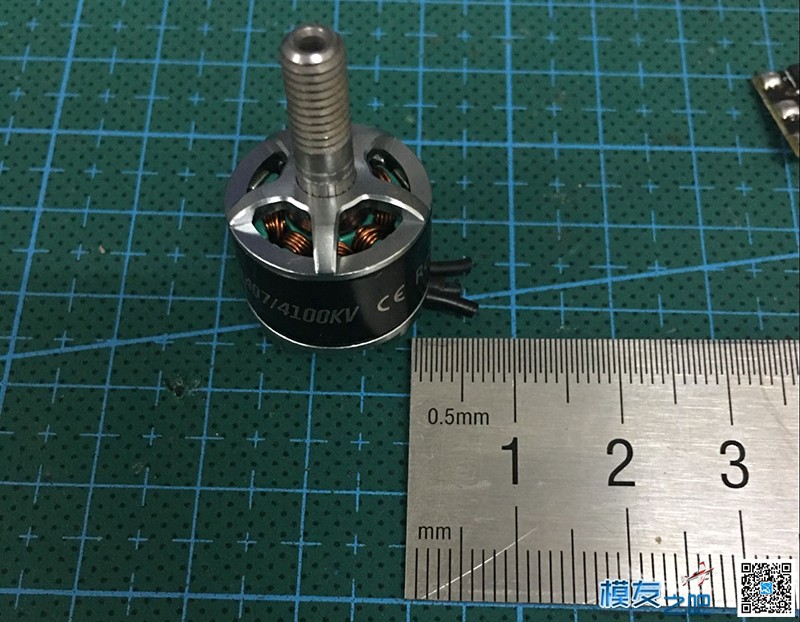 BeeRotor 130 4S版（ZoeFPV Z1407/4100KV) 图传,飞控,电调,电机,FPV 作者:鬼王 2653 