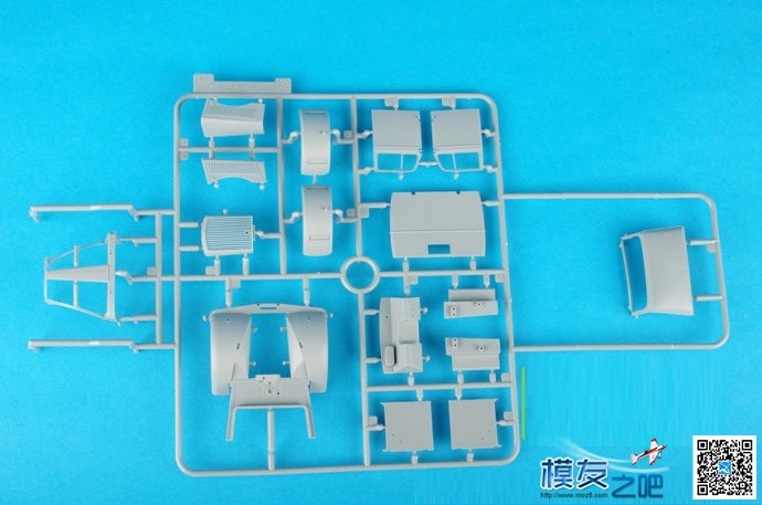 开箱---骡子半履带装甲车德国Sd.Kfz.3 发动机 作者:洋葱头 4883 