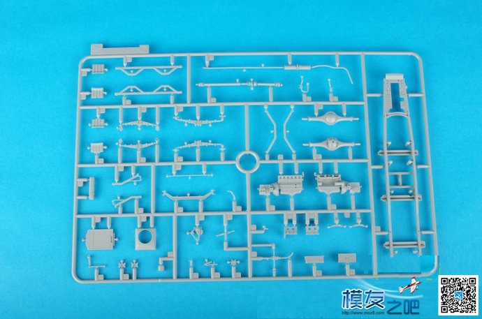 开箱---骡子半履带装甲车德国Sd.Kfz.3 发动机 作者:洋葱头 9050 