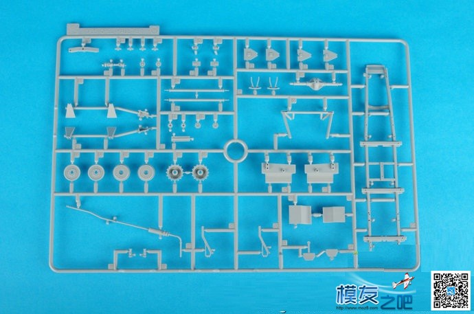 开箱---骡子半履带装甲车德国Sd.Kfz.3 发动机 作者:洋葱头 3677 