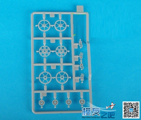 开箱---骡子半履带装甲车德国Sd.Kfz.3 发动机 作者:洋葱头 5588 