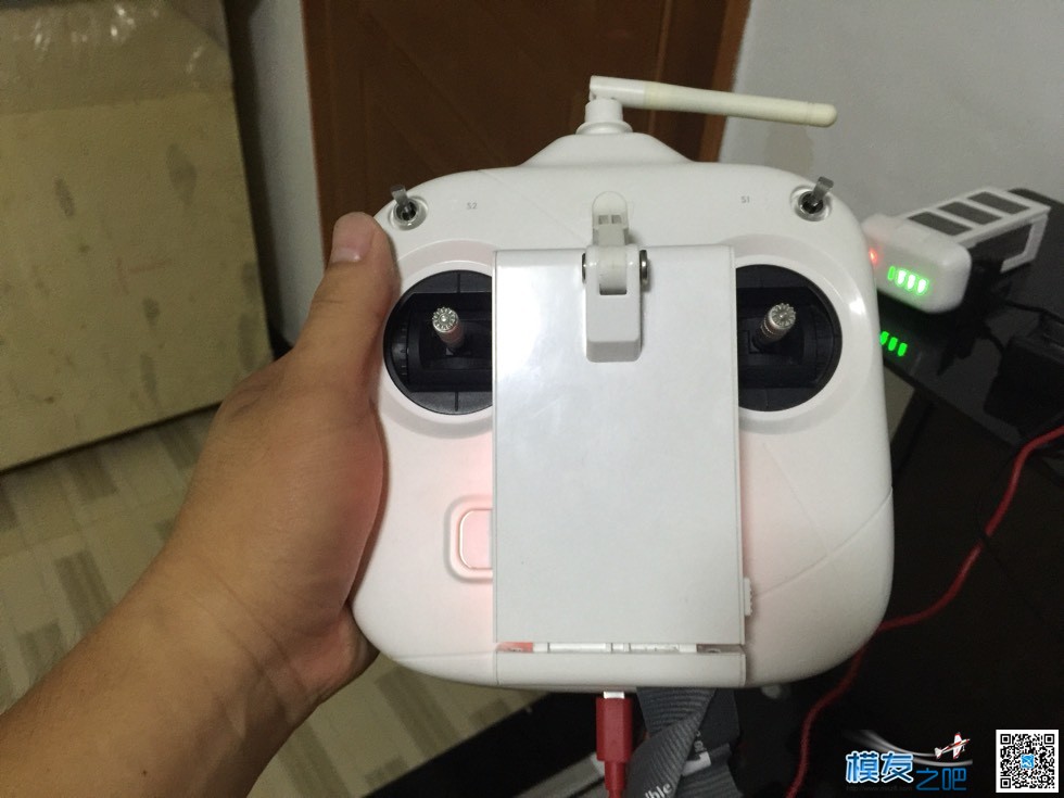 大疆精灵3se   DJI大疆精灵 Phantom 3 SE 4K智能航拍无人机 无人机,电池,充电器,天线,云台 作者:745049129 6041 