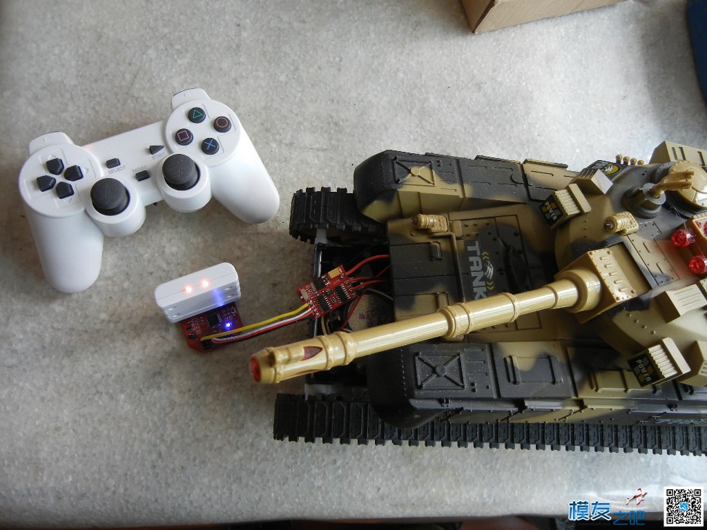 8通Ps2遥控器  Ps2 摇杆可玩遥控模型了！ 舵机,电调,遥控器 作者:payne.pan 5847 