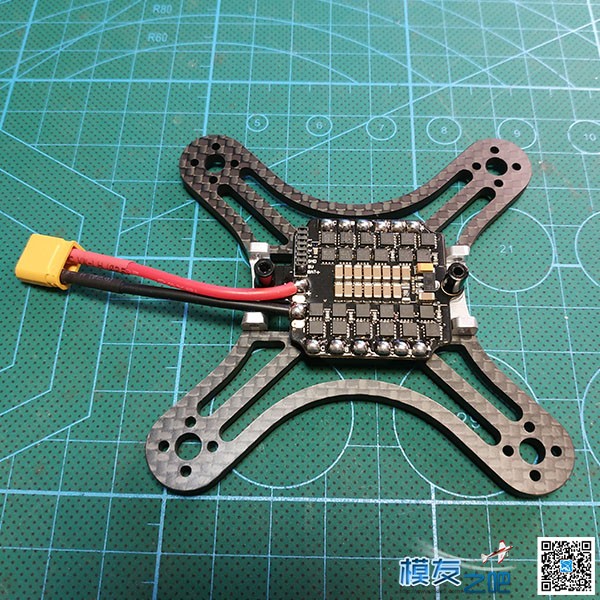 最近发现一款做工比较实在用雨燕NANO的迷你机架90mm95mm130mm 图传,飞控,电调,电机,机架 作者:buzz 379 