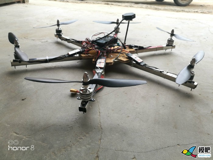 一种木制无人机 无人机,多旋翼,飞控,电调,电机 作者:uwzhKS 9827 