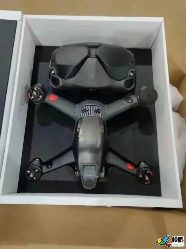 Twitter又曝光两张DJI FPV无人机近距离谍照 无人机,穿越机,天线,遥控器,dji 作者:chinaz1919 5705 